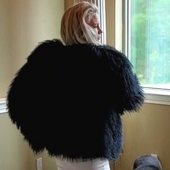 NWT Mongolian Fur Black Coat w/ Large Collar sz L - Picture 10 of 14